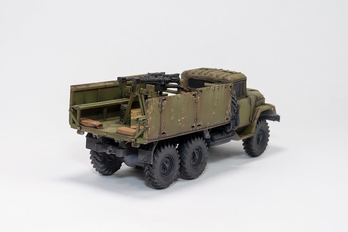 80700 Zil-131 Gun Truck